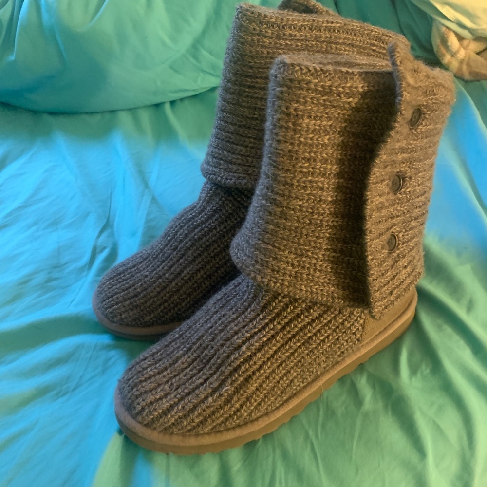 Uggs - Picture 2 of 4